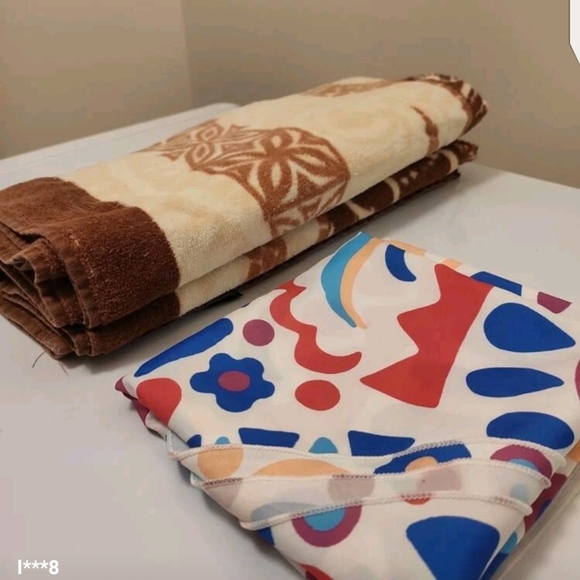 🆕🌞SILKY BEACH BLANKET "SUNSHINE ON MY SHOULDERS... 🌞 - Picture 7 of 9